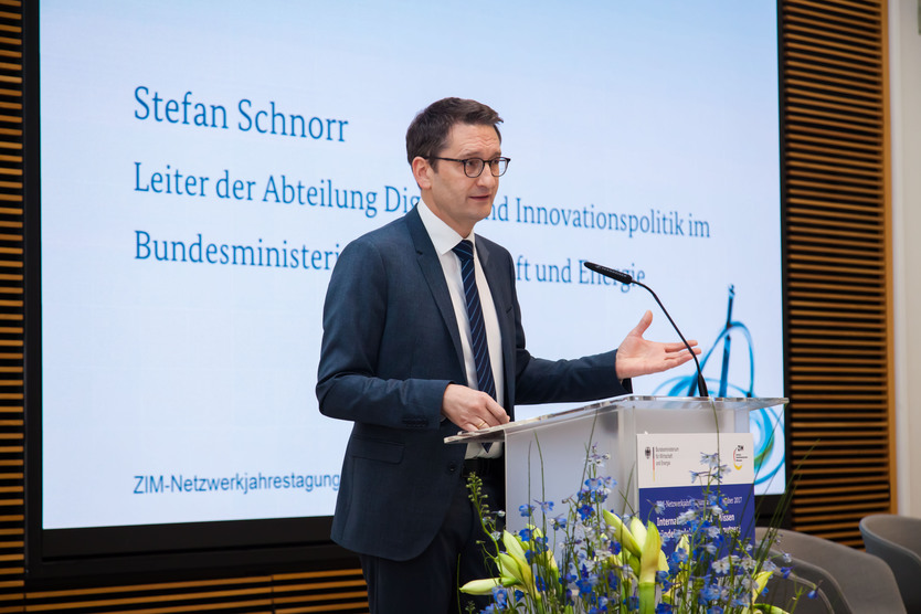 Stefan Schnorr hält einen Vortrag zur Innovationspolitik des BMWi