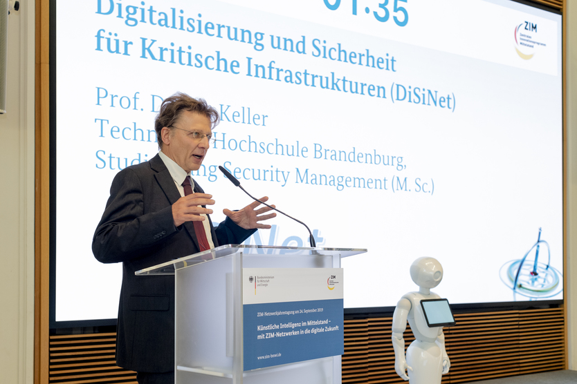 Prof. Dr. Ivo Keller vom Netzwerk DiSiNet auf der ZIM-Netzwerkjahrestagung 2019